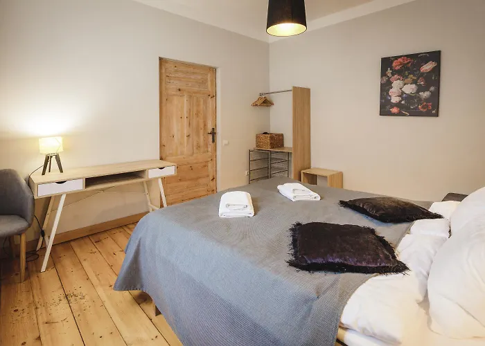 Apartment Bearsleys Archers *